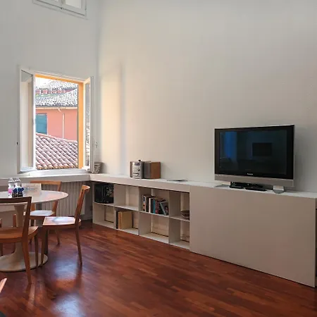 Prime College Apartment *